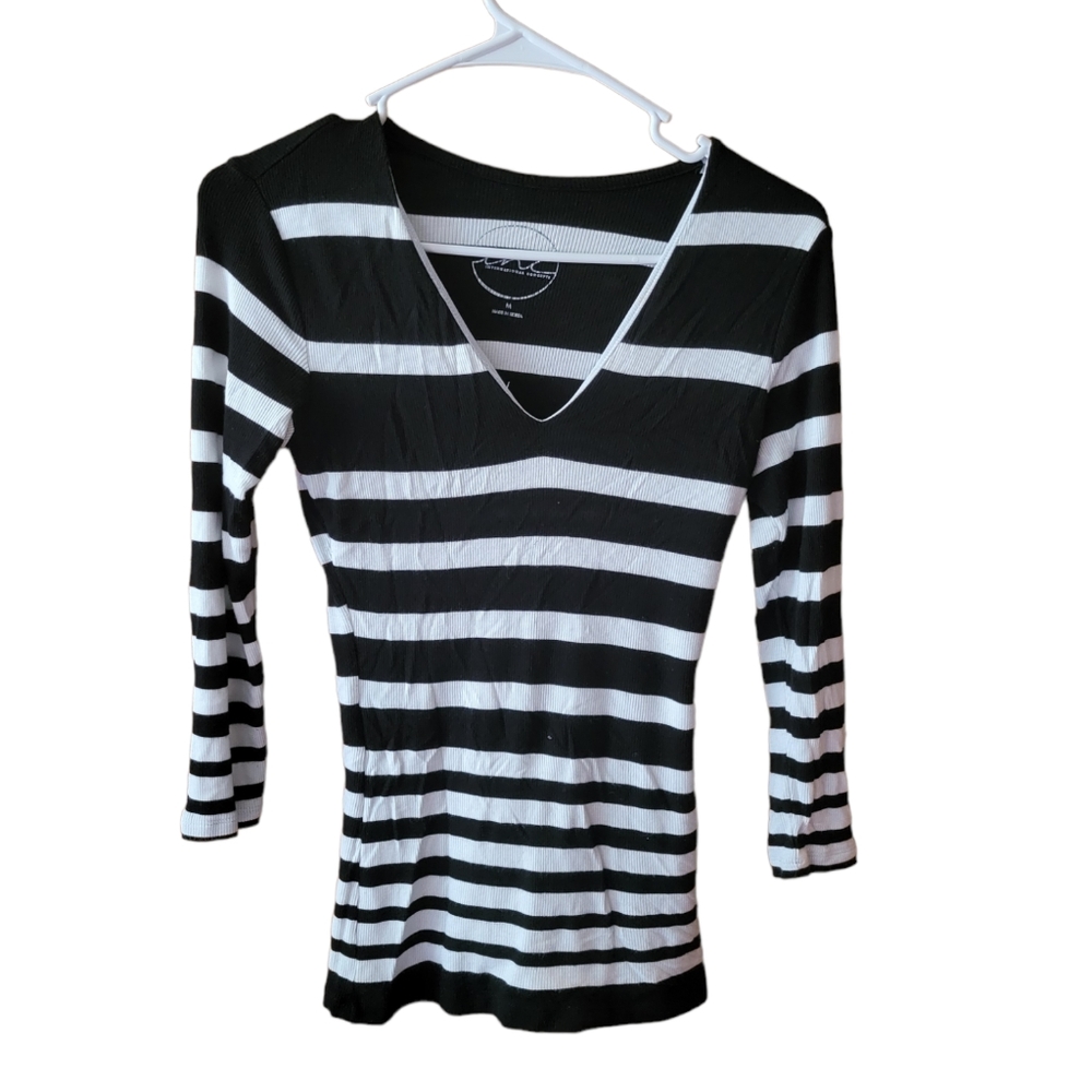 INC international concepts medium small black white strip long half sleeve top